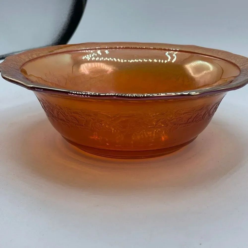 Federal Glass Marigold Carnival Glass Flora Rose Lattice 8-1/4 serving bowl.